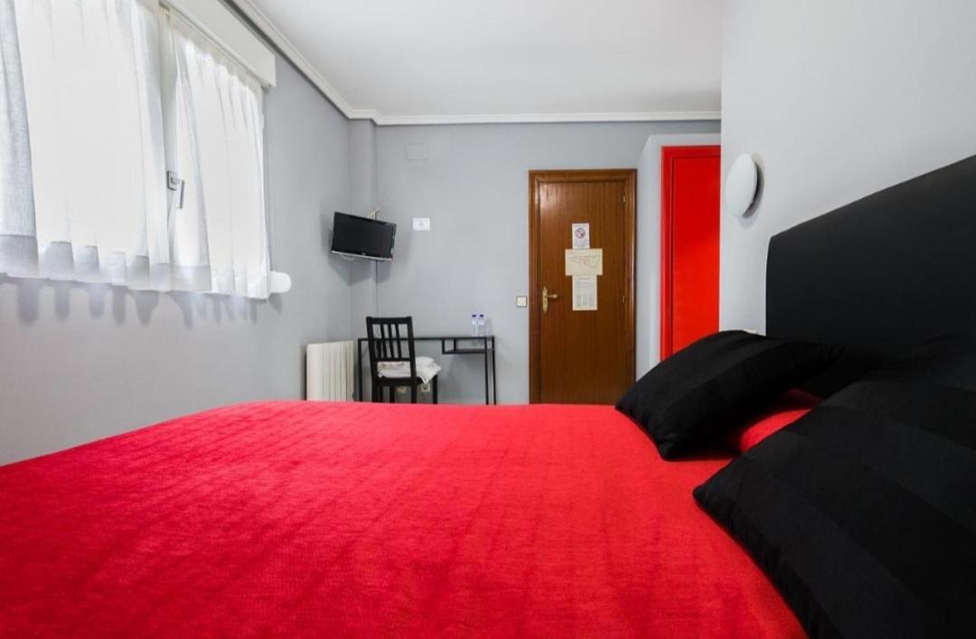 Pension La Mar Castro Urdiales Esterno foto