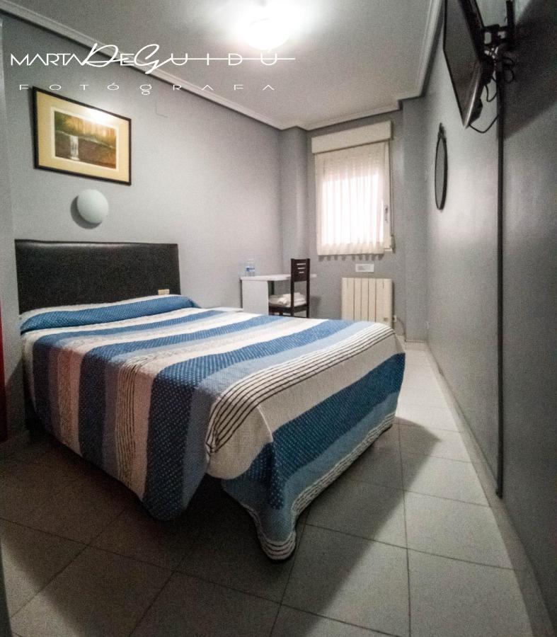 Pension La Mar Castro Urdiales Esterno foto