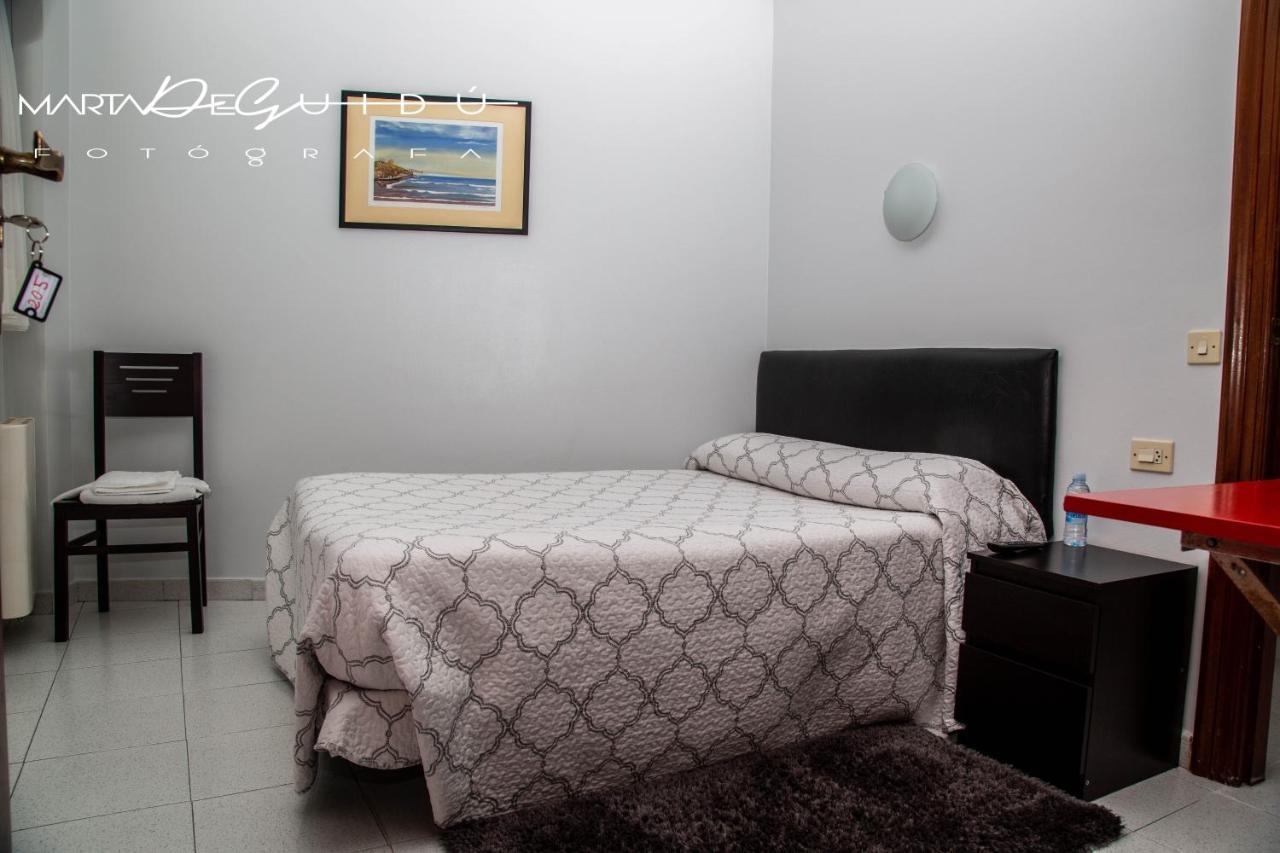 Pension La Mar Castro Urdiales Esterno foto