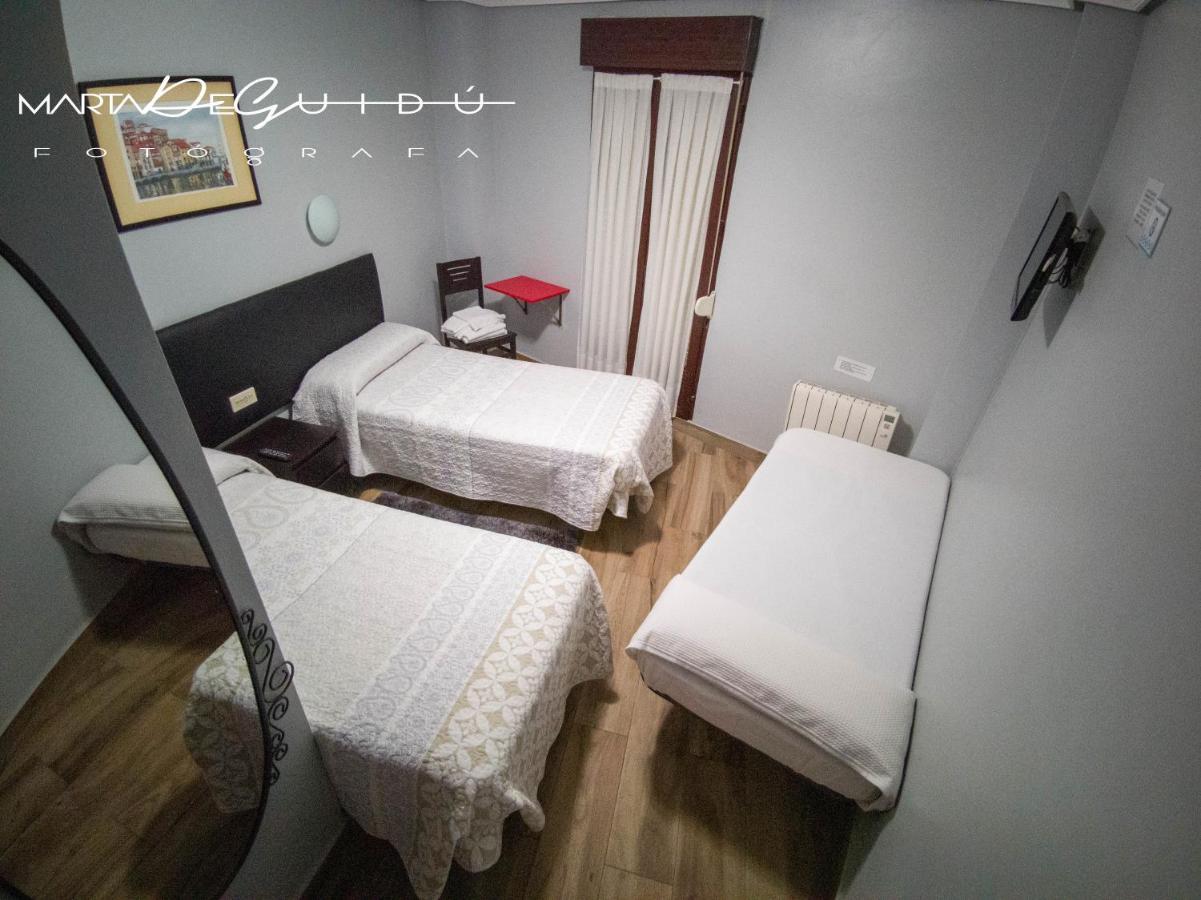 Pension La Mar Castro Urdiales Esterno foto